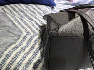 Bolso Guess Negro y gris