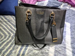 Bolso Guess Negro y gris