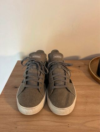 Tenis Adidas Gris Talla 43