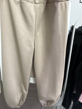 Chándal Miu Miu niña beige y blanco