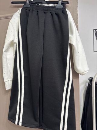 Conjunto deportivo niña blanco y negro