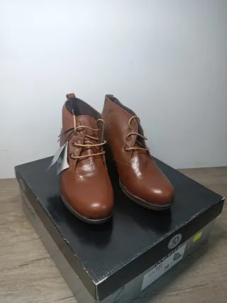 Botines RODRI cordones marrones talla 38