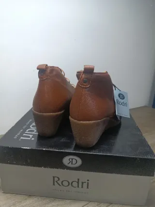 Botines RODRI cordones marrones talla 38