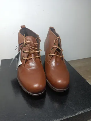 Botines RODRI cordones marrones talla 38