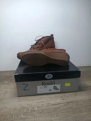 Botines RODRI cordones marrones talla 38