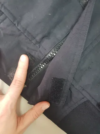 Abrigo Carhartt Negro Impermeable con Capucha