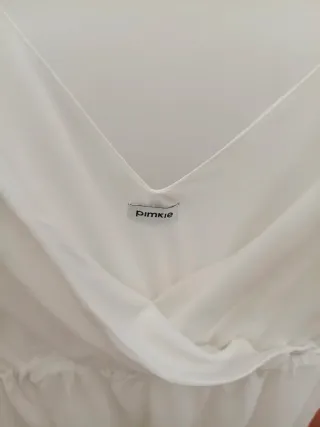 Vestido blanco con adornos