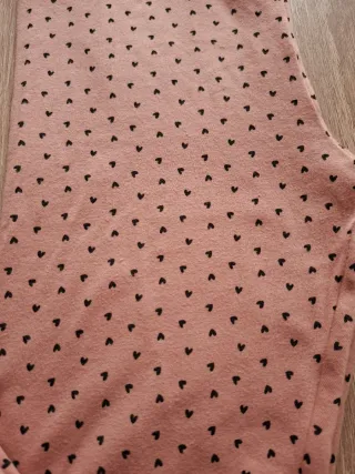 Leggings niña rosa con corazones negros