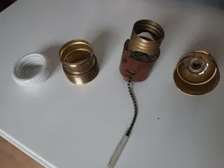 Portalámparas latón con cadena