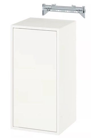 Estantería modular y espejo