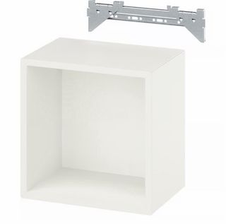 Estantería modular y espejo