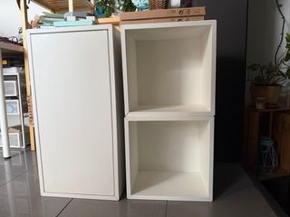 Estantería modular y espejo