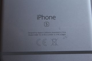 2 Apple iPhones 6s + 7 para piezas