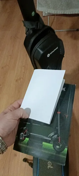 Patinete eléctrico con luces