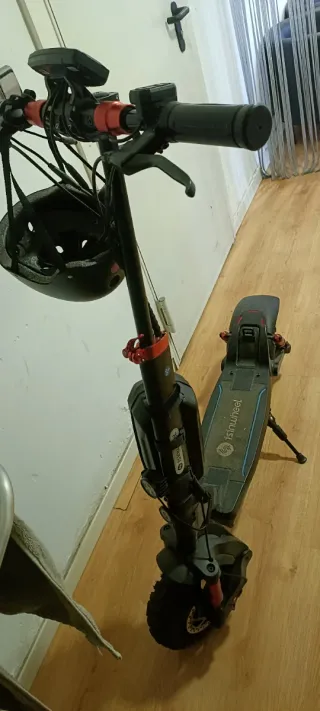 Patinete eléctrico con luces