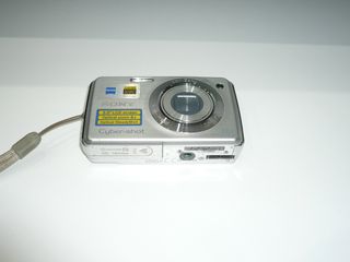 Cámara Sony Cyber-shot Plata 12.1MP Full HD