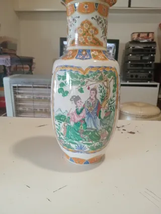 Jarrón de porcelana multicolor