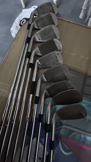 Juego de hierros de golf Wilson + Regalo