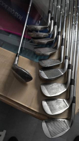 Juego de hierros de golf Wilson + Regalo