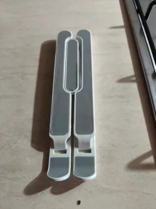 Supporto per tablet regolabile