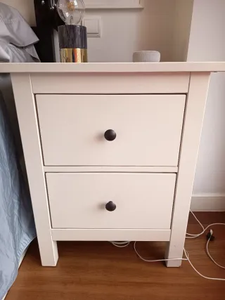 2 Mesitas de Noche Hemnes IKEA Blancas