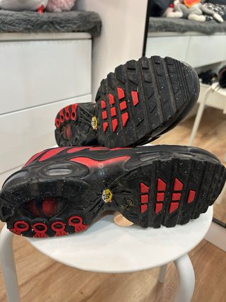 Nike TN Rojas Hombre