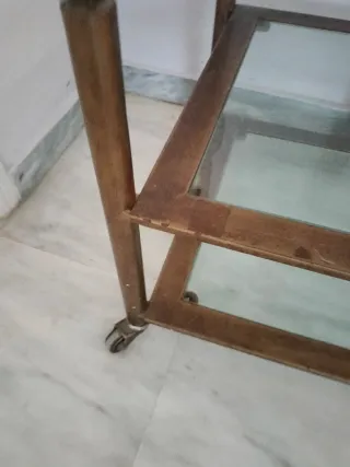 Mesa auxiliar cristal y hierro forjado