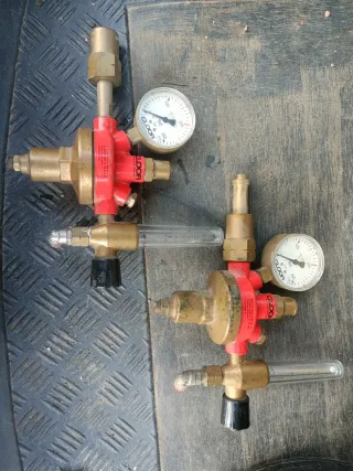 Regulador Presión con Caudalímetro CLOOR