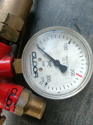 Regulador Presión con Caudalímetro CLOOR