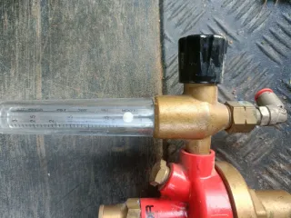 Regulador Presión con Caudalímetro CLOOR