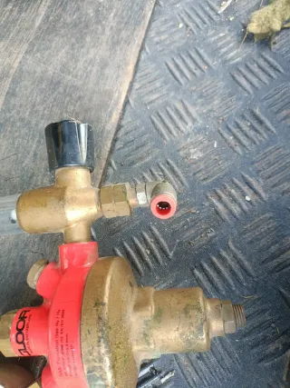 Regulador Presión con Caudalímetro CLOOR