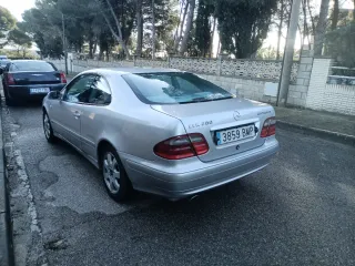 Mercedes-Benz  CLK 2001