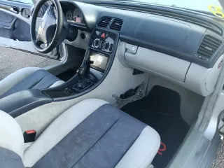 Mercedes-Benz  CLK 2001