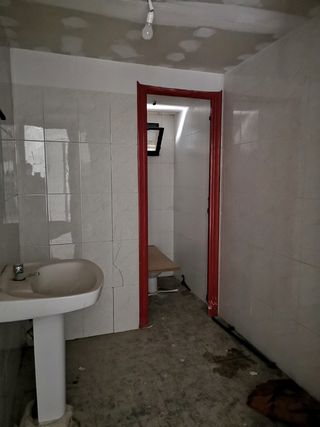 Local comercial 200 m calle virgen Tarazona Mancha