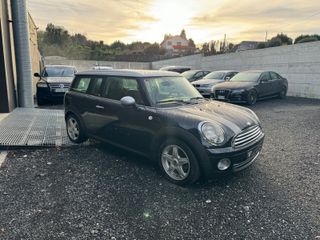 MINI Clubman 2011