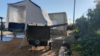 Remolque con tienda,