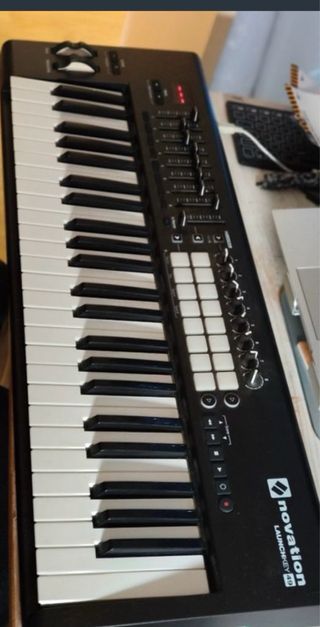 Novation Launchkey 49 Teclado Controlador MIDI