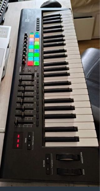 Novation Launchkey 49 Teclado Controlador MIDI