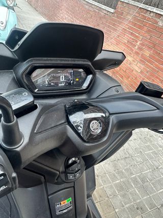 Yamaha X-Max 125cc Scooter Automático