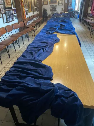 4 Mesas 2x1 con enaguillas y soportes