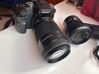 Sony Alpha A100 + 2 objetivos (75-300mm y estándar