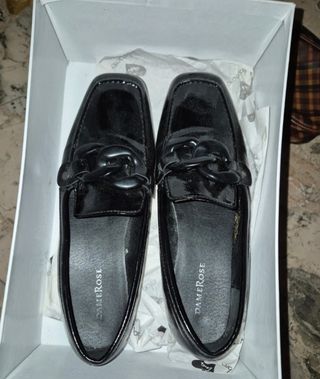 Mocassini DameRose neri con catena