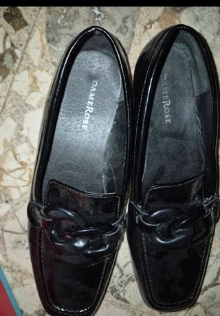 Mocassini DameRose neri con catena