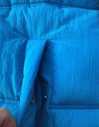 Chaquetón azul con capucha