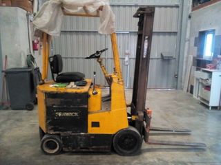 Apilador eléctrico Fenwick para 1.500 kg.