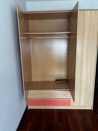 Armario 3 puertas y 2 cajones madera