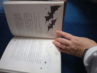 KIKA SUPERBRUJA EN CASTILLO DRACULA (10)