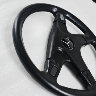 Volante Mercedes AMG Atiwe clasico cuero negro