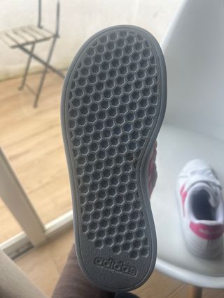 Zapatillas Adidas Niña Talla 33 ( como nuevas)