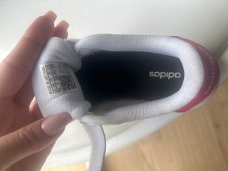 Zapatillas Adidas Niña Talla 33 ( como nuevas)